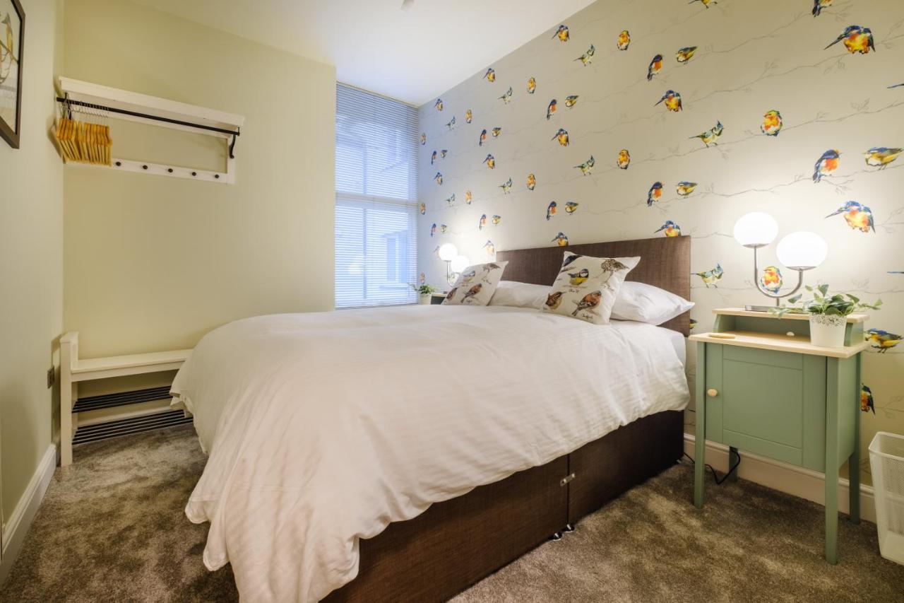 Flat 2, The Old Antiques Warehouse - Free Off-Site Health Club Access With Pool, Sauna, Steam Room & Gym Bowness-on-Windermere Bagian luar foto