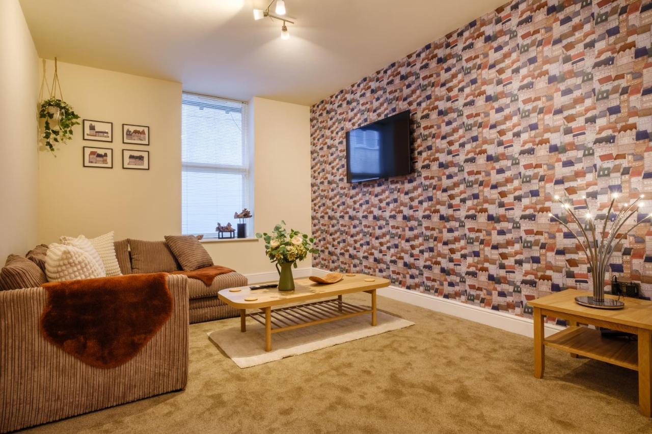 Flat 2, The Old Antiques Warehouse - Free Off-Site Health Club Access With Pool, Sauna, Steam Room & Gym Bowness-on-Windermere Bagian luar foto